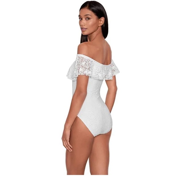 LAUREN RALPH LAUREN Off-The-Shoulder Tummy-Control Crocheted Swimsuit. - Picture 3 of 11
